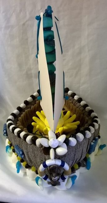 Pour votre mariage voici un "Bateau en bonbons et dragées" pour vos décorations de tables