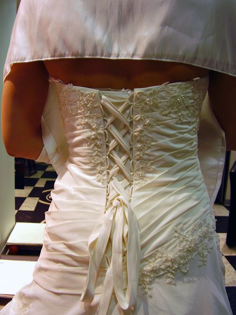 Robe avec laçage dos