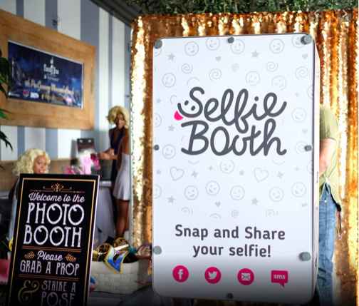 Pour changer.... si on proposait un selfie Booth? - 2