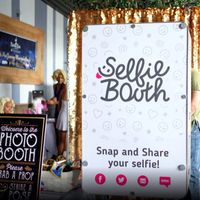 Pour changer.... si on proposait un selfie Booth? - 2