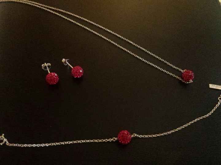 Montrez moi vos boucles d'oreilles svp - 1