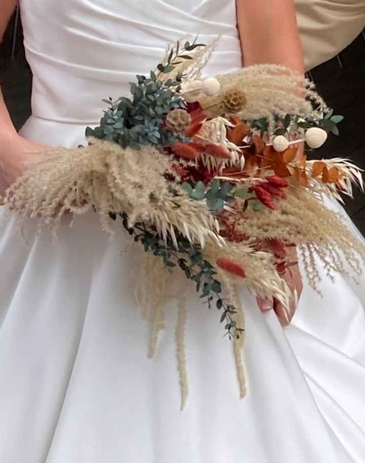 Le bouquet de fleurs : blanc ou de couleurs ? - 1