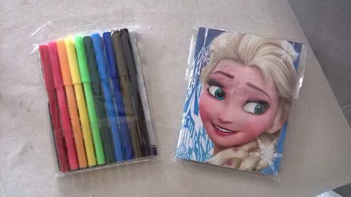 Petit coloriage et feutres pour les enfants