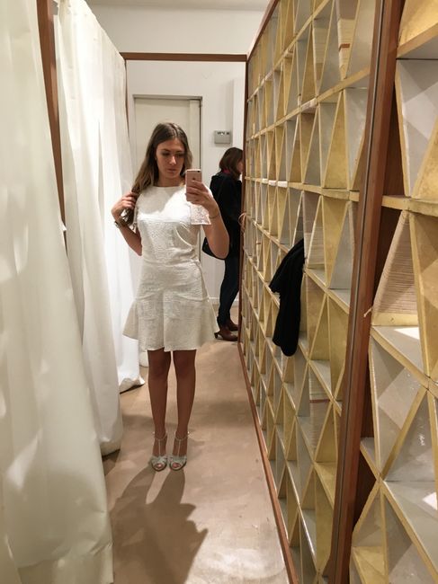 Robe pour la mairie trouvée - 1