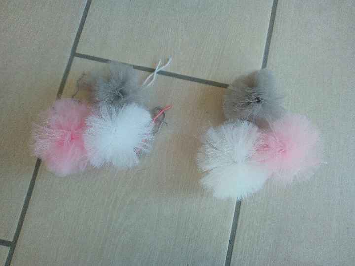 Grappe pompoms voitures - 1