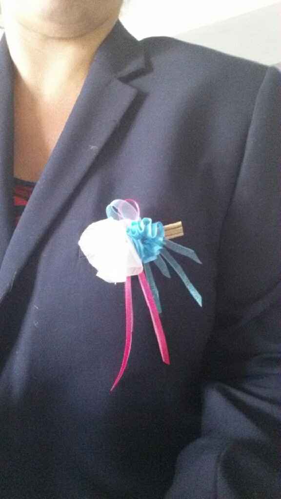 Boutonnière diy fleurs en tissu et rubans - 1