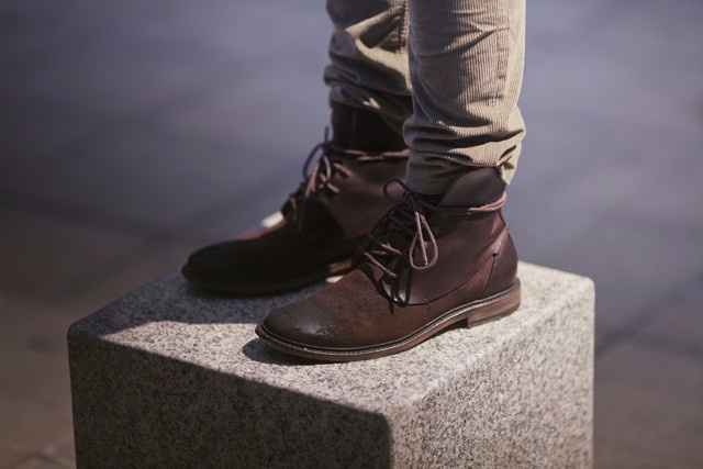 Les Bottines : Le terme bottine renferme plusieurs types et styles de chaussures. Qu’elles soient av