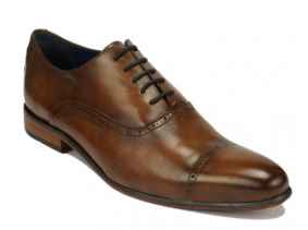 Les chaussures de Monsieur!