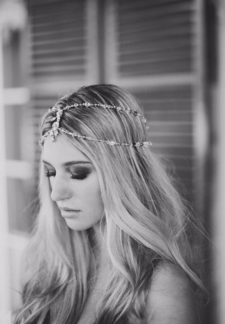 Les plus beaux bijoux de tête pour un mariage bohème ! 7