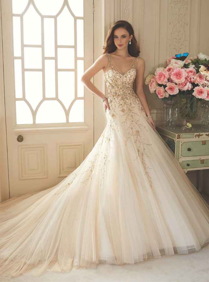 4 Sophia Tolli