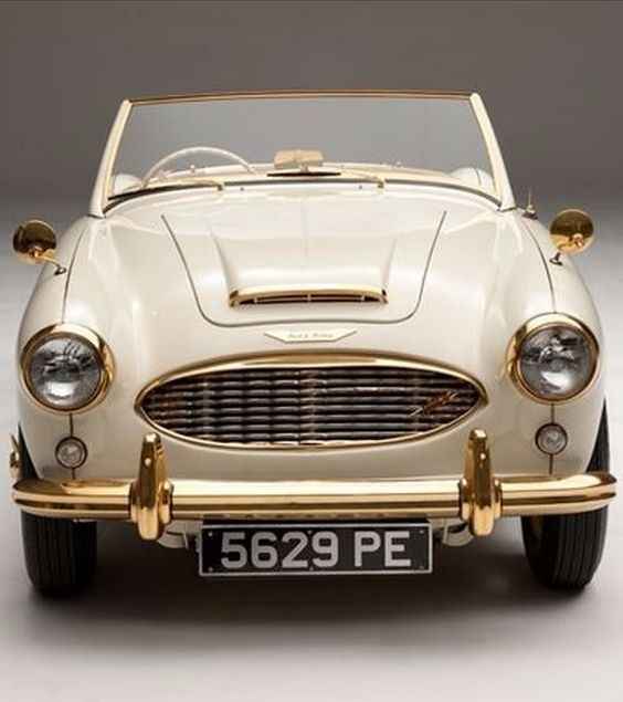 10 voiture mariage beige