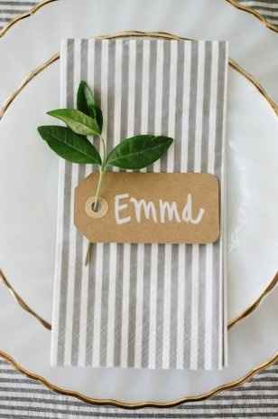 11. Porte-nom