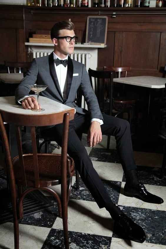 Smocking gris à revers noir