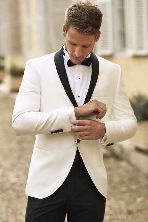 Smocking blanc à revers noir