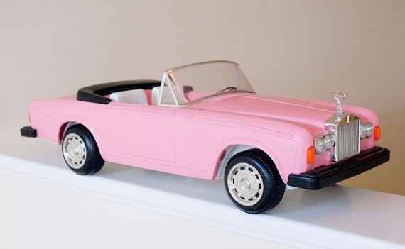 2. Voiture Barbie