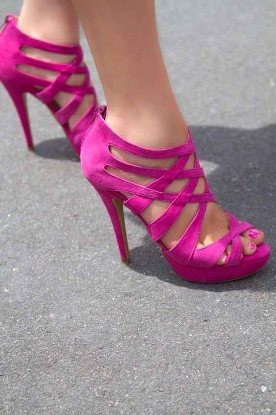 1. Chaussures fuchsia