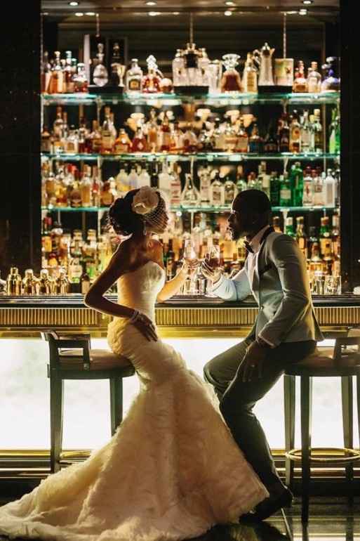 Au bar de l'hôtel