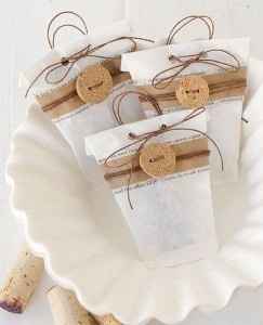  2. Des pochettes pour les cadeaux de vos invités