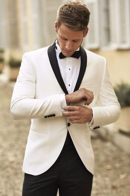 Smocking blanc à revers noir