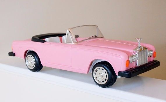 2. Voiture Barbie