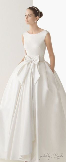 4 Robe de mariée avec des poches