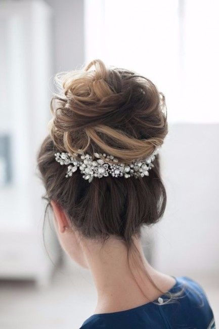 5) Chignon haut
