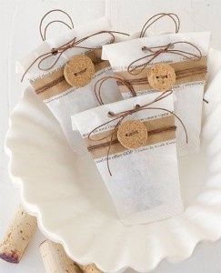  2. Des pochettes pour les cadeaux de vos invités