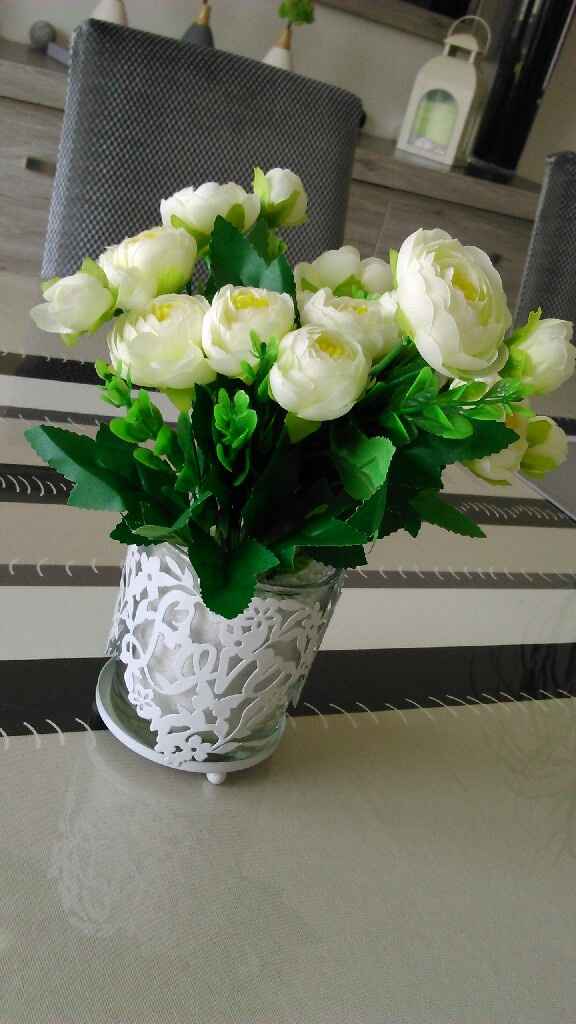 ça sera des fleurs artificielles pour la réception - 1