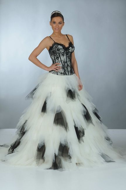 Les robes de mariées blanches et noires d'annie couture - 6