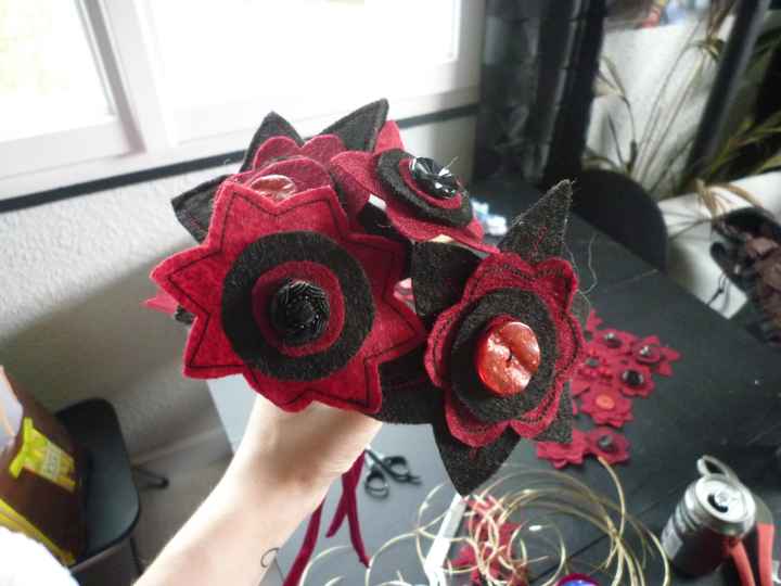 test assemblage des fleurs en feutrine