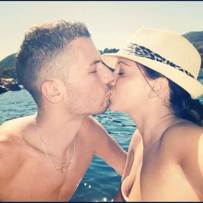 Partagez votre plus belle photo de bisou d'amour ! - 8