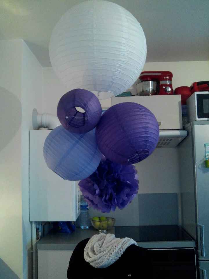 Boules chinoise au dessus tables des mariés - 1