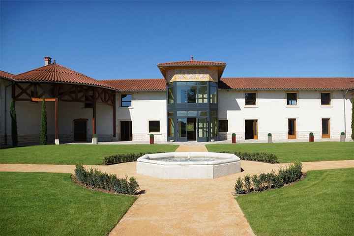 Qui a loué un domaine ? - 1