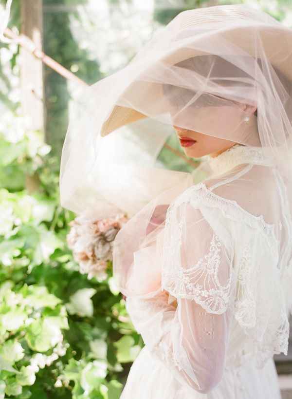 Finir sa mise en beauté avec un chapeau 👒 - 1