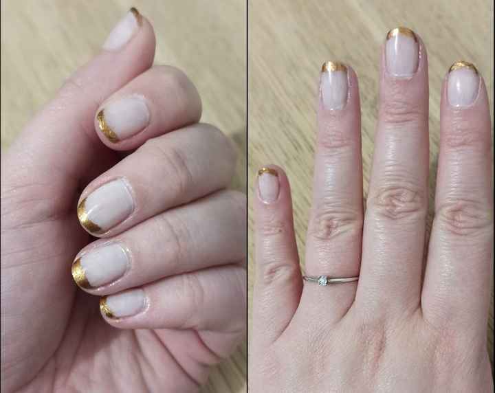 French manucure dorée - 1