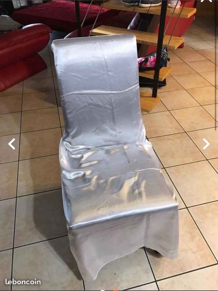 100 housses de chaises