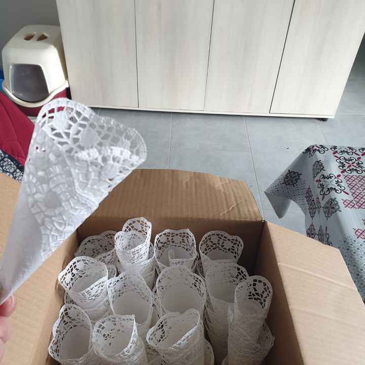 Cônes pour fleurs séchées. - 1