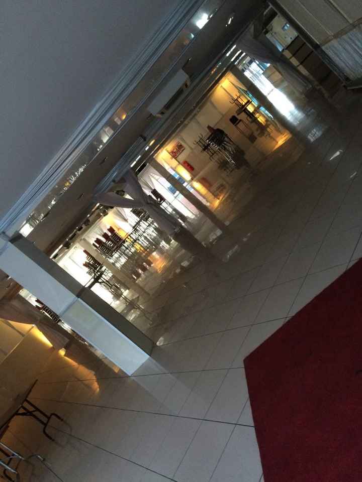 La façade de ma salle/ restau - 1