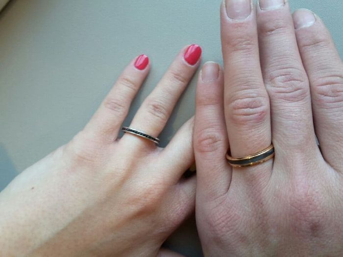 les 2 ( celle de monsieur sera en or blanc pour aller avec la mienne)