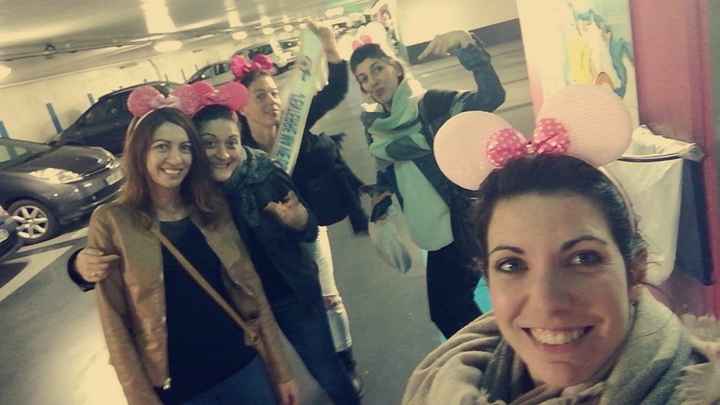 Mes cousines cachés dans le parking lol