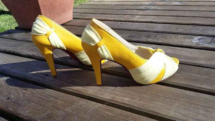 Chaussures jaunes - 1