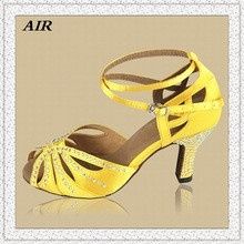 Chaussures jaunes