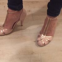 Reçu les chaussures vendredi :) Je les kiff, elles sont trop belles Un peu serrées, faut qu'elles se