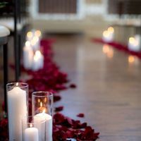 Surement le chemin pour lentrée des marié sur le lieu de reception 