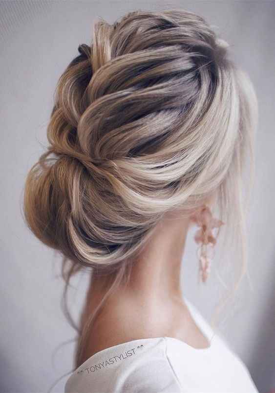 Cheveux attachés ? 