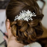 Chignon + Broche