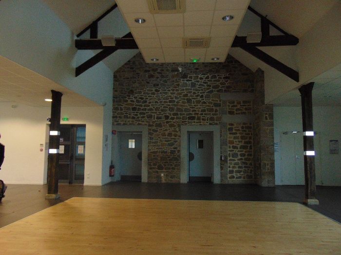 8 - salle des fêtes