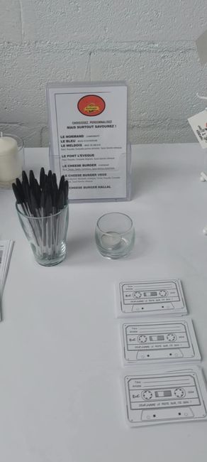 Une table dédiée aux invités - 12