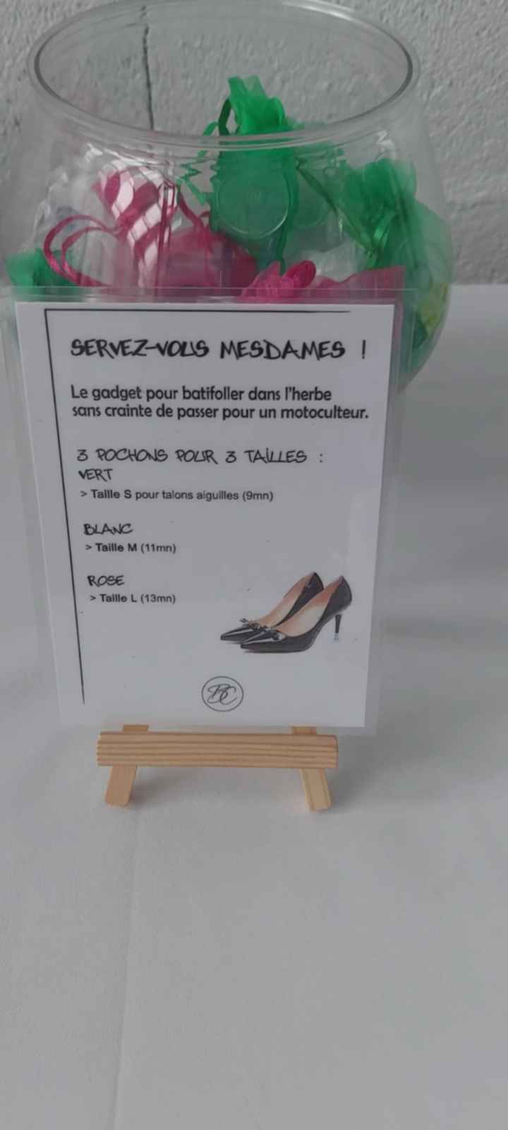 Une table dédiée aux invités - 1