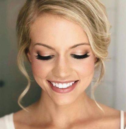 Maquillage pour blonde aux yeux bleus 6